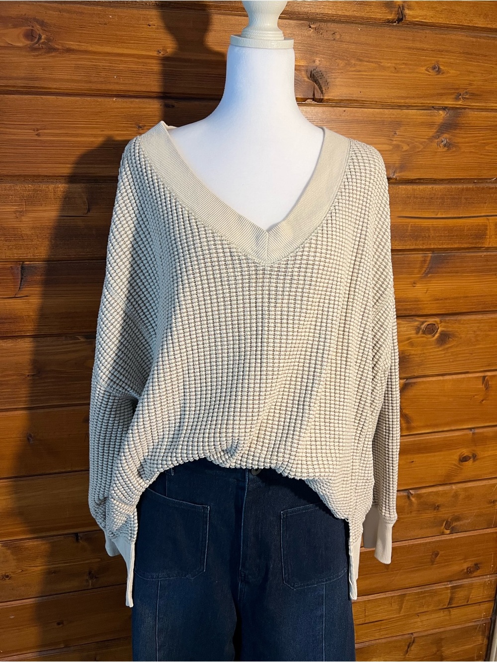 American Eagle Outfitters Ivory V-Neck Waffle Knit Sweater